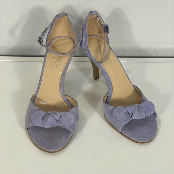 Ann Taylor Loft Blue Lilac Suede Bow Accent Open Toe Ankle Strap Heel Shoes Sz 8 - Picture 1 of 11